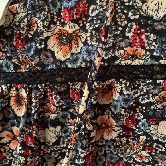 knox rose long sleeve shirt. NEVER BEEN WORN!! - Picture 3 of 5